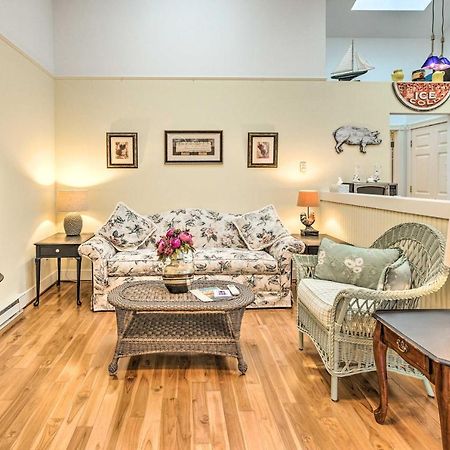 Couples Haven In Frankfort By Lake, Trails And Dtwn Esterno foto