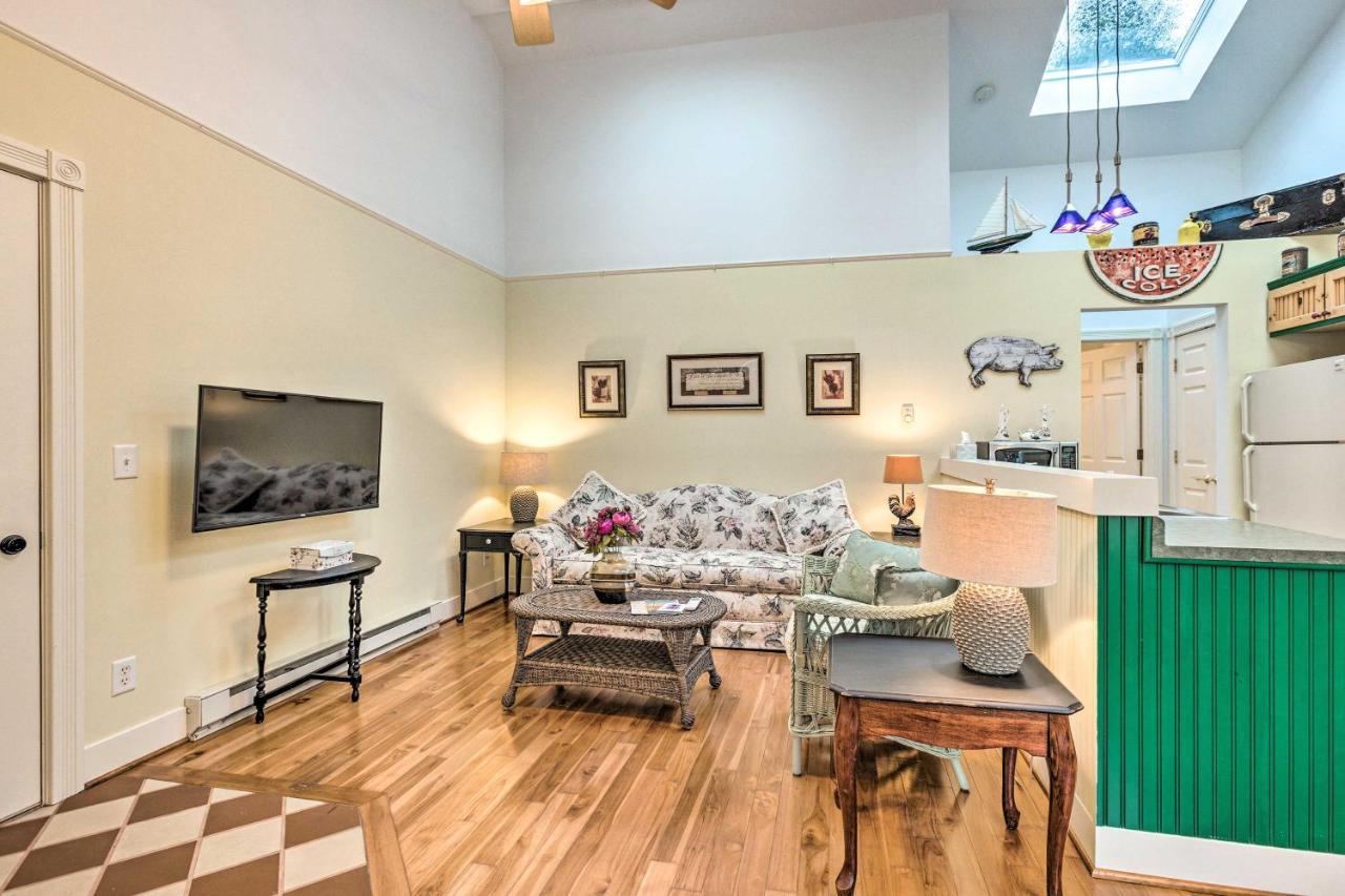 Couples Haven In Frankfort By Lake, Trails And Dtwn Esterno foto