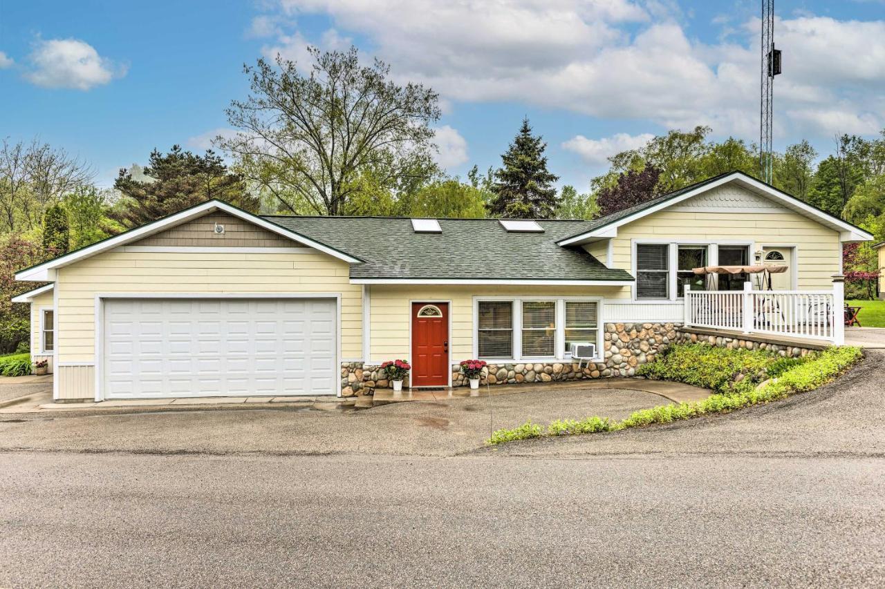 Couples Haven In Frankfort By Lake, Trails And Dtwn Esterno foto